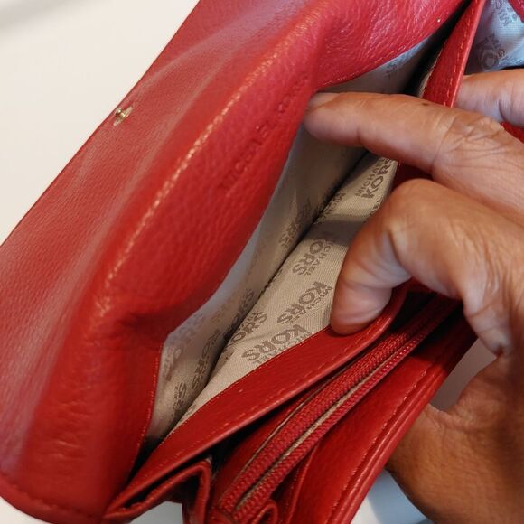 Michael Kors Fulton Soft Leather Red Flap Continental Wallet Gold Tone Logo - Picture 10 of 12